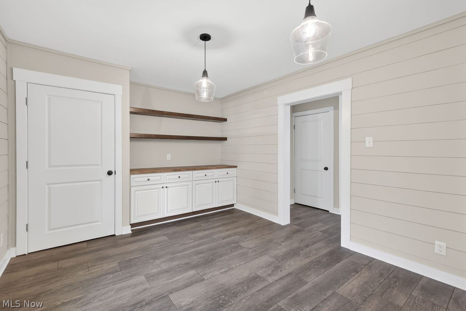 2562 Graham Avenue Akron OH 44312