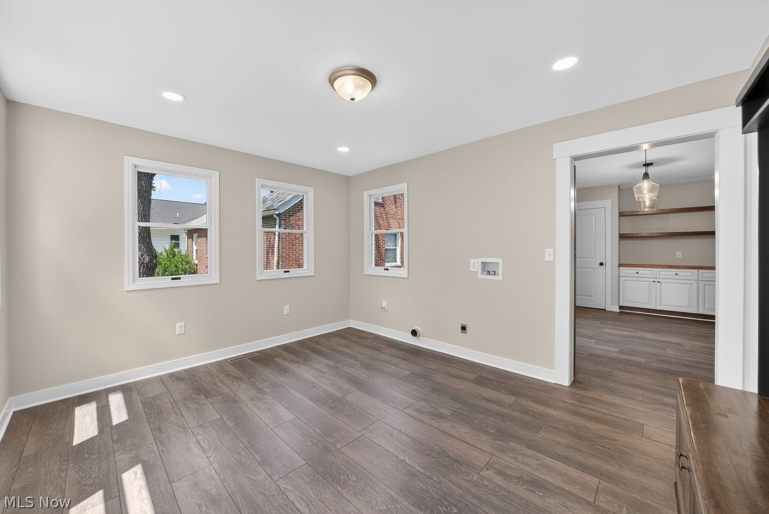 2562 Graham Avenue Akron OH 44312