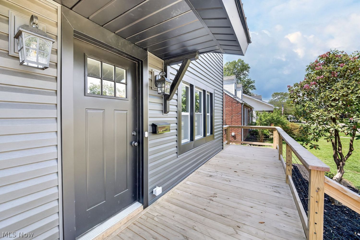 2562 Graham Avenue Akron OH 44312