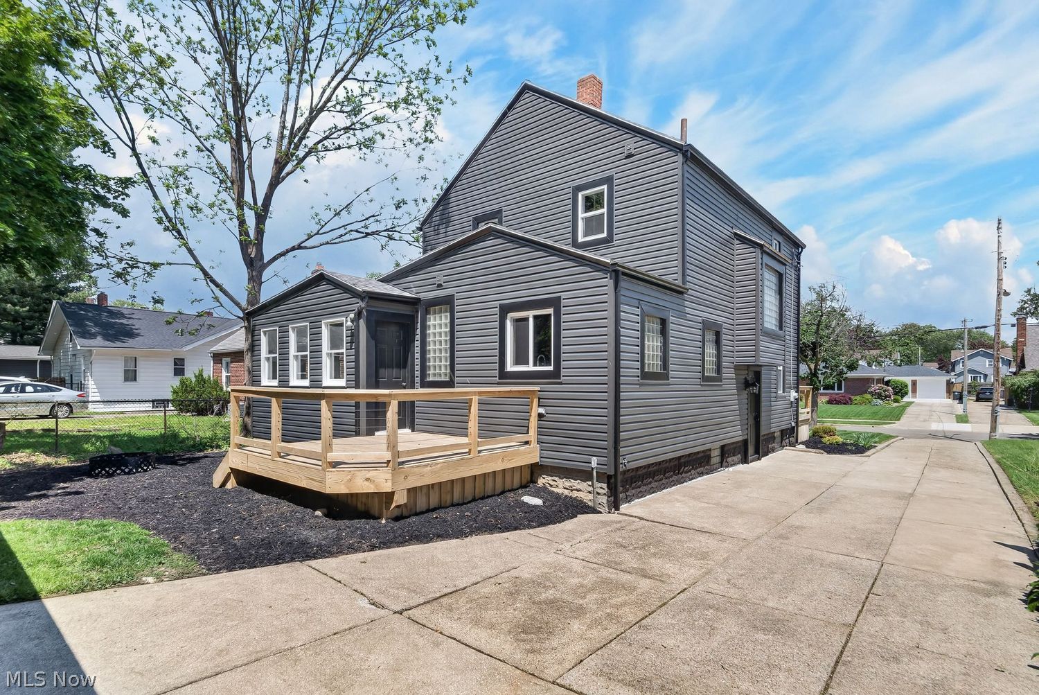 2562 Graham Avenue Akron OH 44312