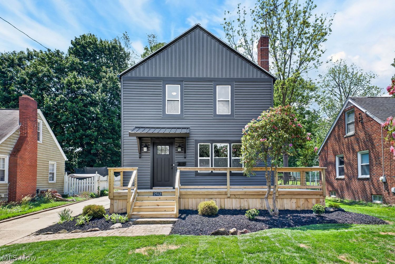 2562 Graham Avenue Akron OH 44312