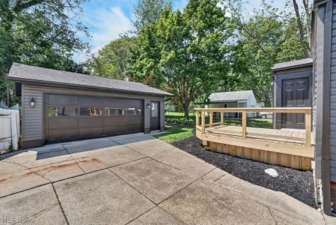 2562 Graham Avenue Akron OH 44312