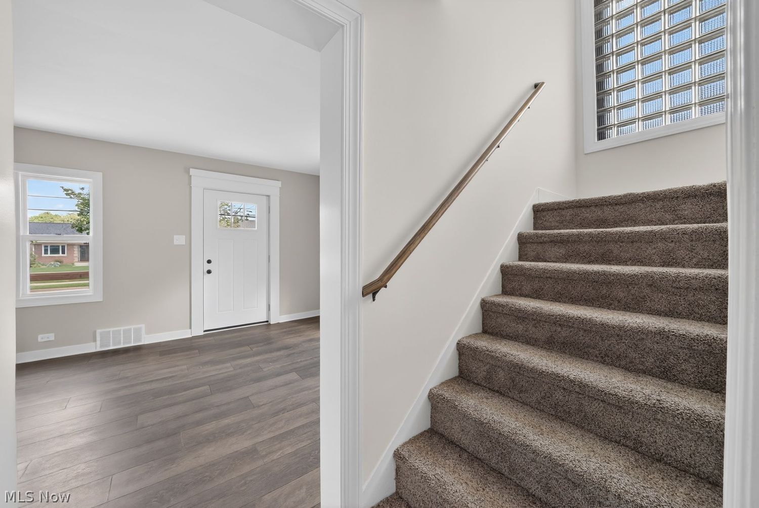 2562 Graham Avenue Akron OH 44312