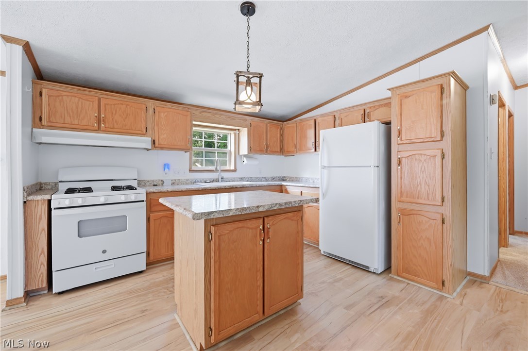 477 Erie Street Hubbard OH 44425