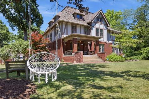 2689 Berkshire Road Cleveland Heights OH 44106
