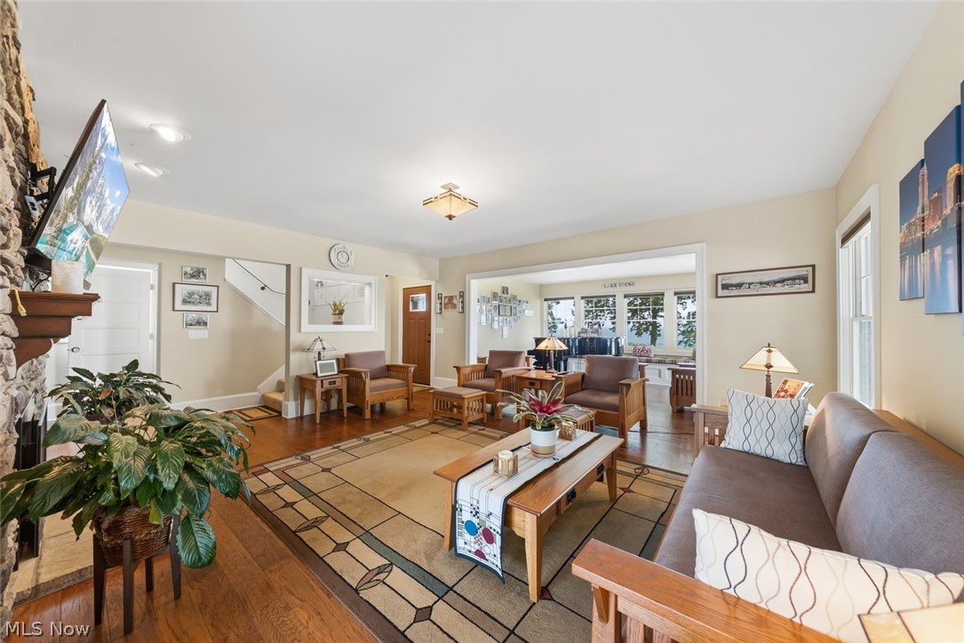 25021 Lakeview Drive Bay Village OH 44140