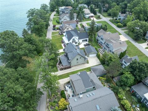 25021 Lakeview Drive Bay Village OH 44140