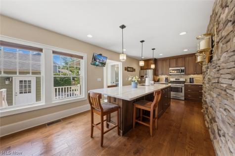 25021 Lakeview Drive Bay Village OH 44140