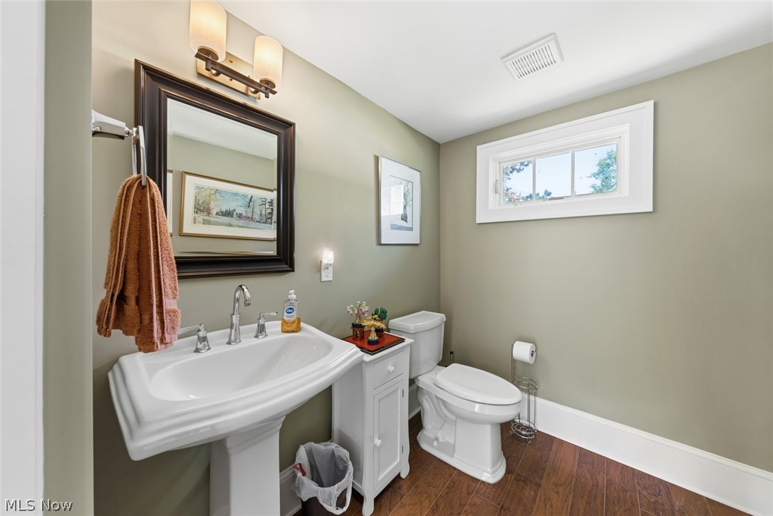 25021 Lakeview Drive Bay Village OH 44140