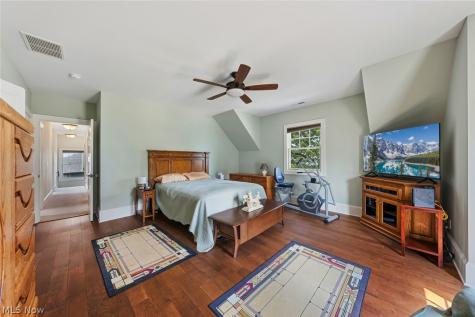 25021 Lakeview Drive Bay Village OH 44140
