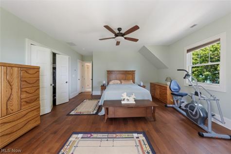 25021 Lakeview Drive Bay Village OH 44140