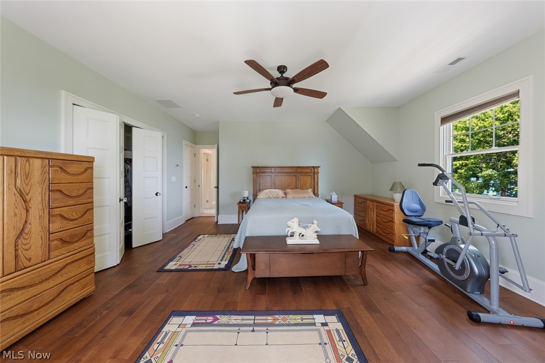 25021 Lakeview Drive Bay Village OH 44140