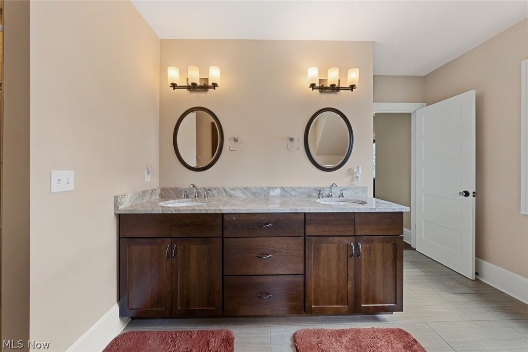 25021 Lakeview Drive Bay Village OH 44140