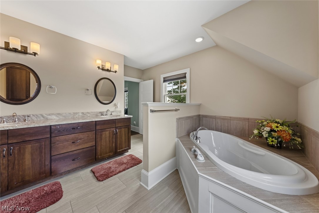 25021 Lakeview Drive Bay Village OH 44140