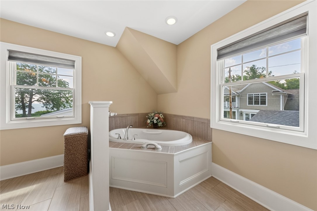 25021 Lakeview Drive Bay Village OH 44140