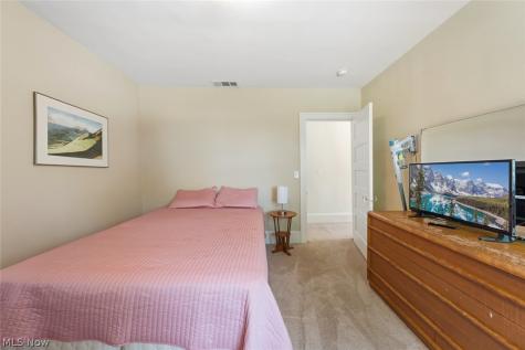 25021 Lakeview Drive Bay Village OH 44140