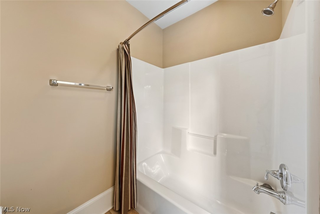 25021 Lakeview Drive Bay Village OH 44140
