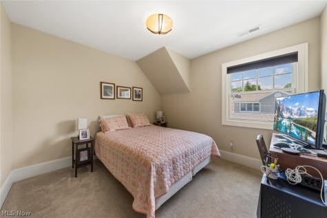 25021 Lakeview Drive Bay Village OH 44140