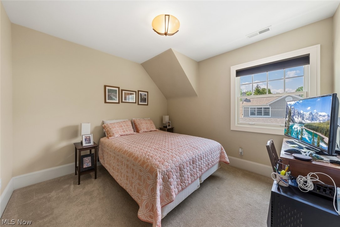 25021 Lakeview Drive Bay Village OH 44140