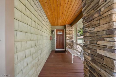 25021 Lakeview Drive Bay Village OH 44140