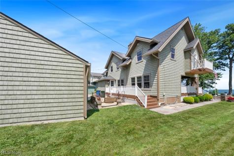 25021 Lakeview Drive Bay Village OH 44140