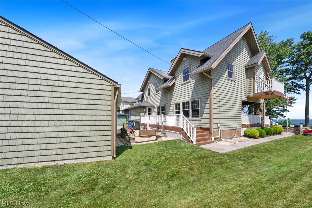 25021 Lakeview Drive Bay Village OH 44140