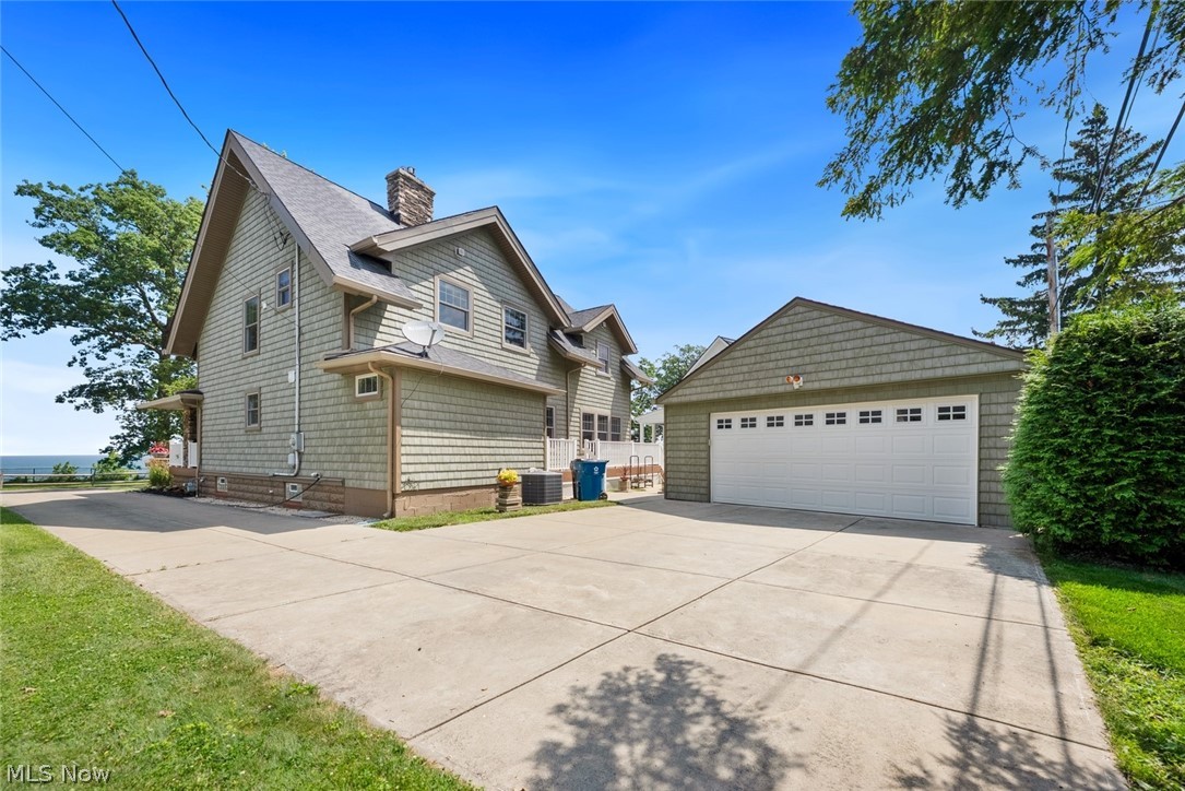 25021 Lakeview Drive Bay Village OH 44140