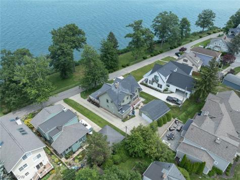 25021 Lakeview Drive Bay Village OH 44140
