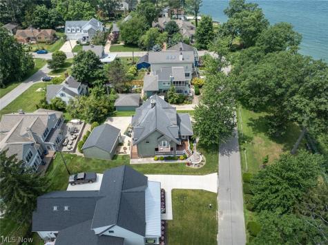 25021 Lakeview Drive Bay Village OH 44140