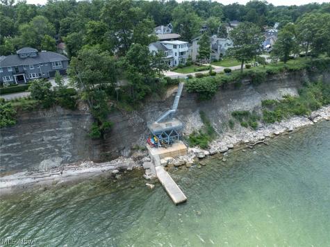 25021 Lakeview Drive Bay Village OH 44140