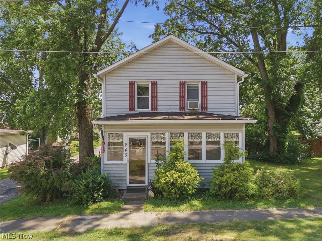 245 E Robinson Street Shreve OH 44676