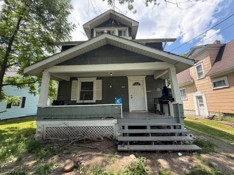 1815 Roosevelt Avenue NE Canton OH 44705