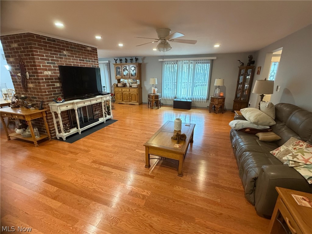 144 W 1st Street Minerva OH 44657