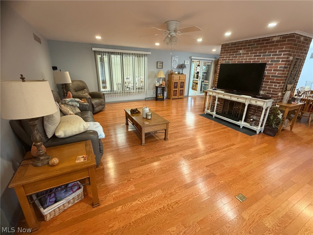 144 W 1st Street Minerva OH 44657