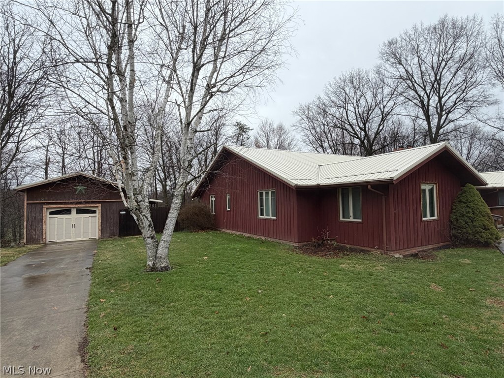 144 W 1st Street Minerva OH 44657