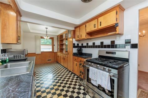 4177 Stonehaven Road South Euclid OH 44121
