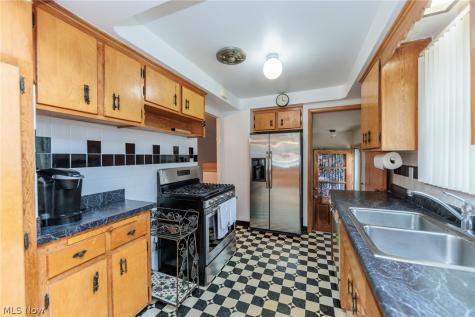 4177 Stonehaven Road South Euclid OH 44121