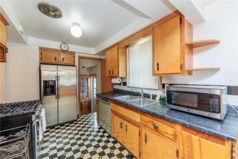4177 Stonehaven Road South Euclid OH 44121