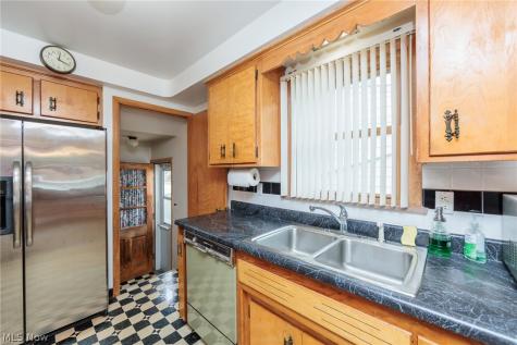 4177 Stonehaven Road South Euclid OH 44121