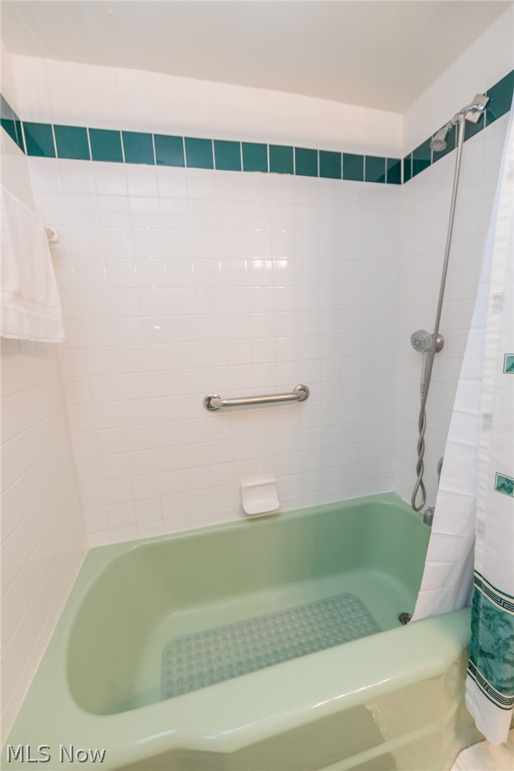 4177 Stonehaven Road South Euclid OH 44121