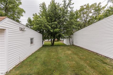 4177 Stonehaven Road South Euclid OH 44121