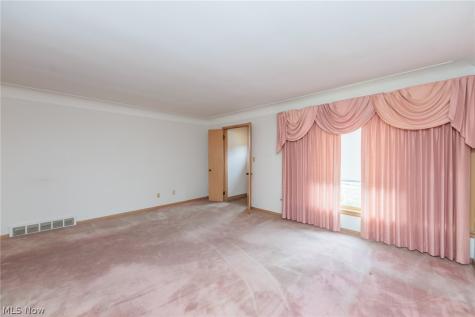 4177 Stonehaven Road South Euclid OH 44121