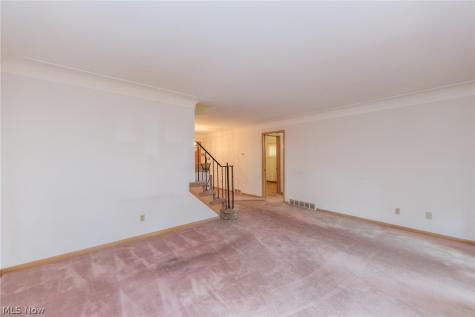 4177 Stonehaven Road South Euclid OH 44121