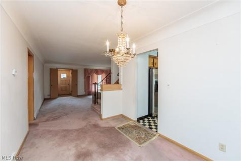 4177 Stonehaven Road South Euclid OH 44121
