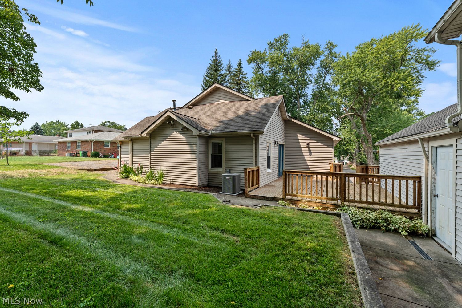 113 29th Street NW Barberton OH 44203