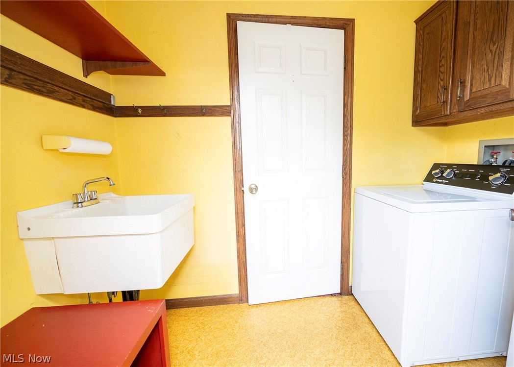 241 Kent Circle NE New Philadelphia OH 44663