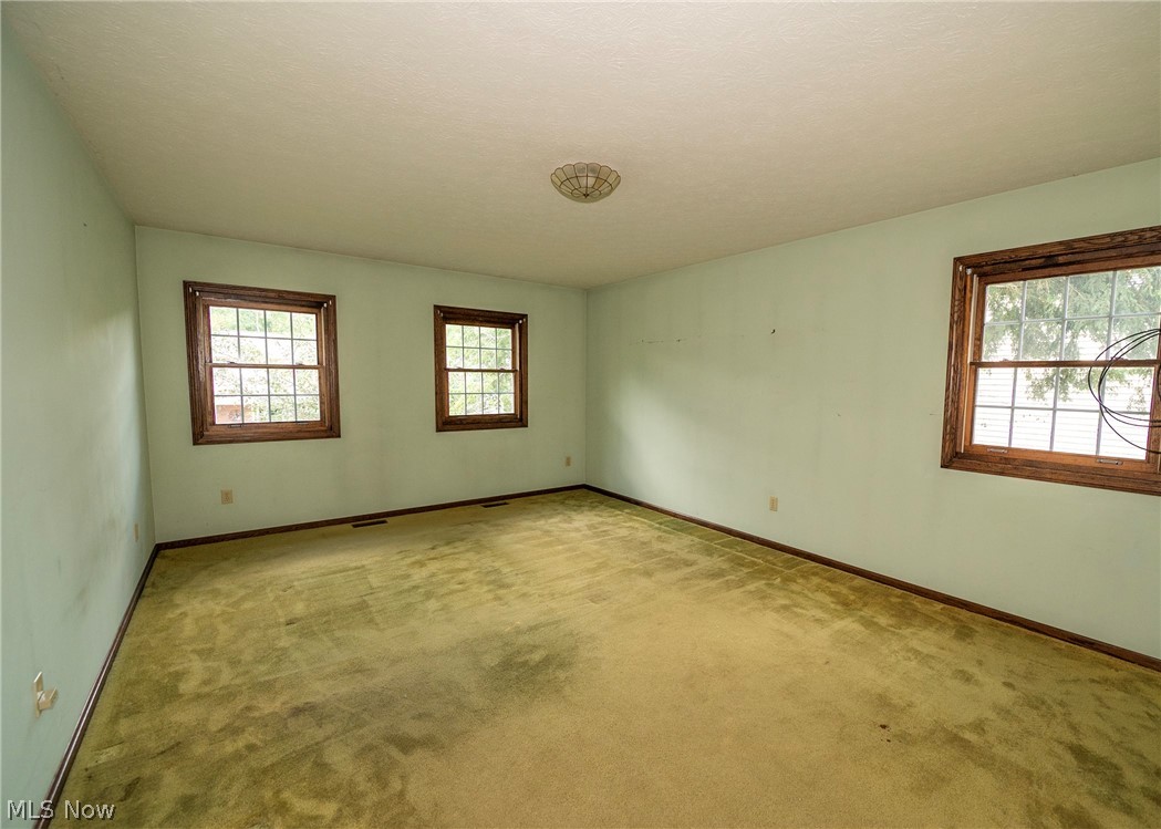 241 Kent Circle NE New Philadelphia OH 44663