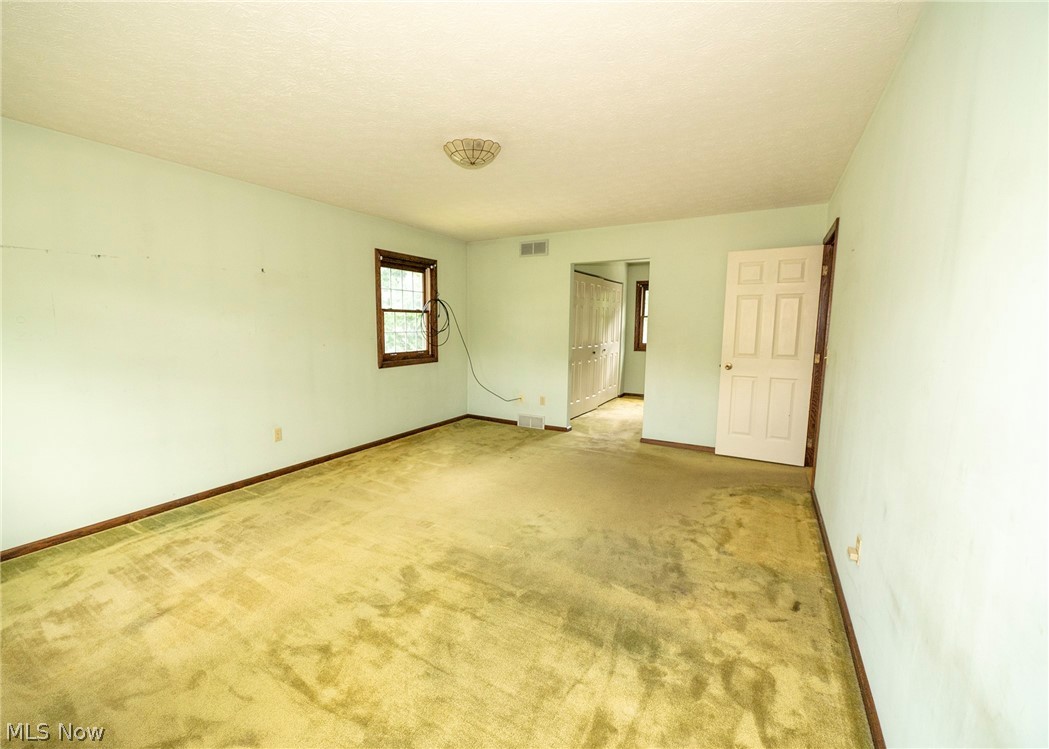 241 Kent Circle NE New Philadelphia OH 44663