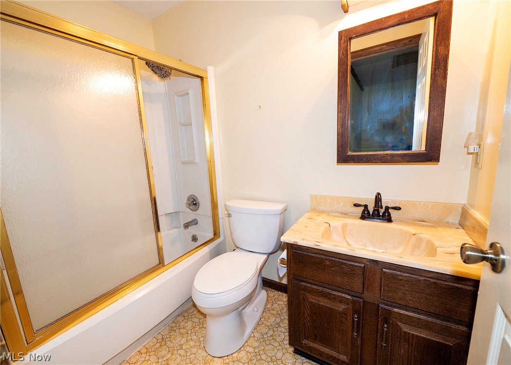 241 Kent Circle NE New Philadelphia OH 44663