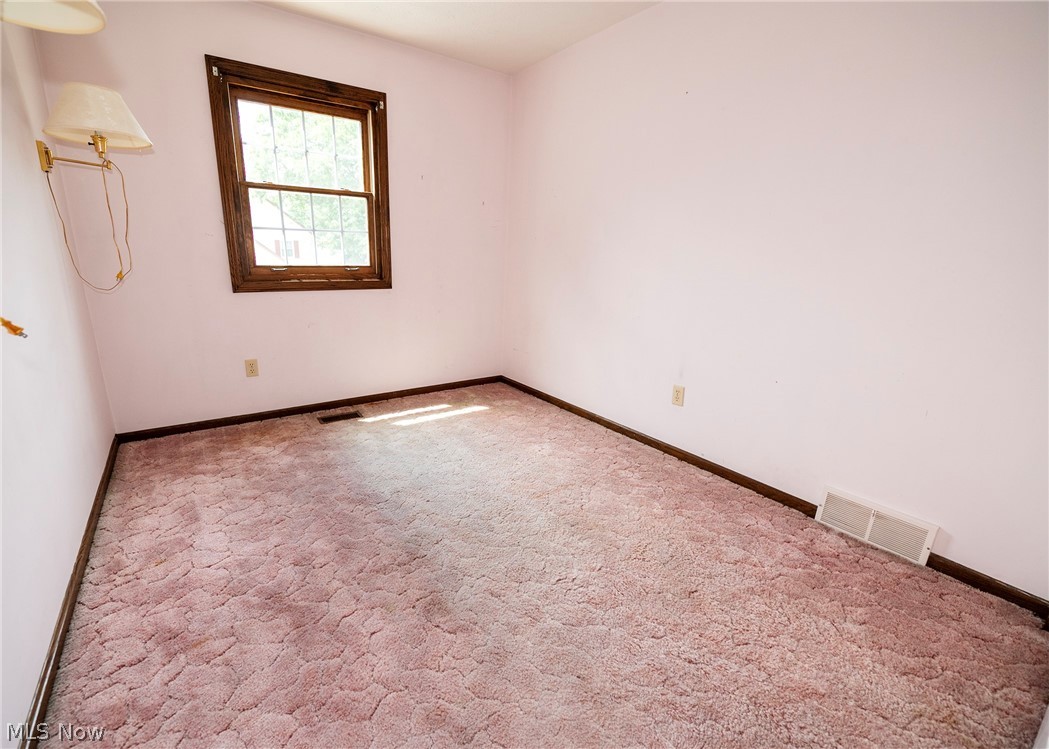 241 Kent Circle NE New Philadelphia OH 44663